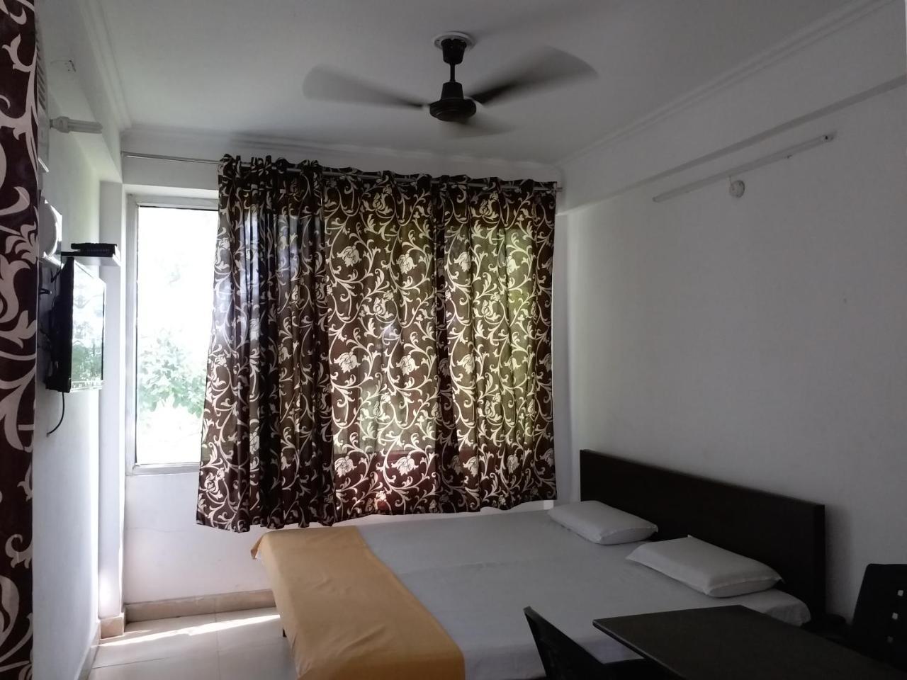 Krishna Hansraj Hotel Una  外观 照片