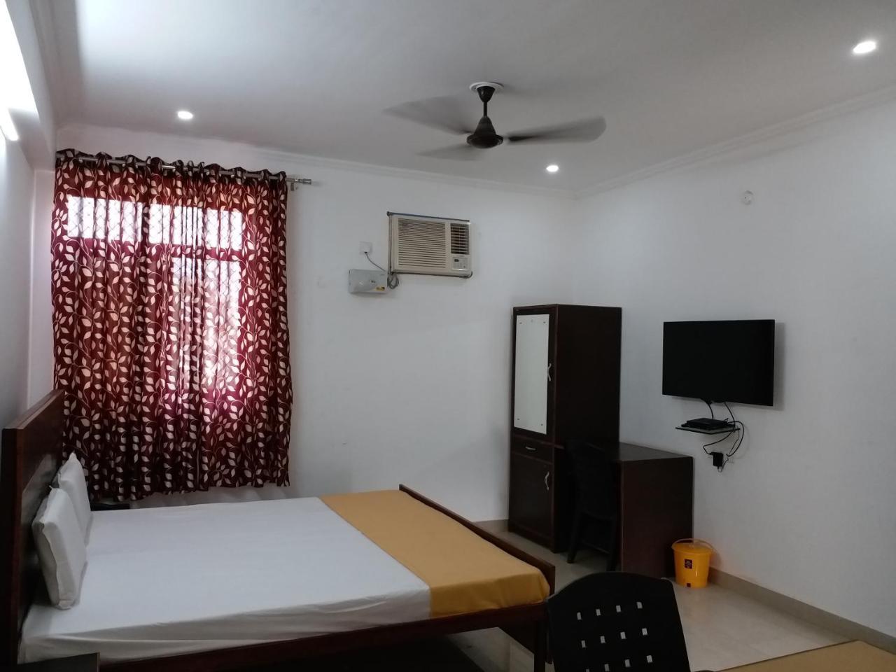 Krishna Hansraj Hotel Una  外观 照片