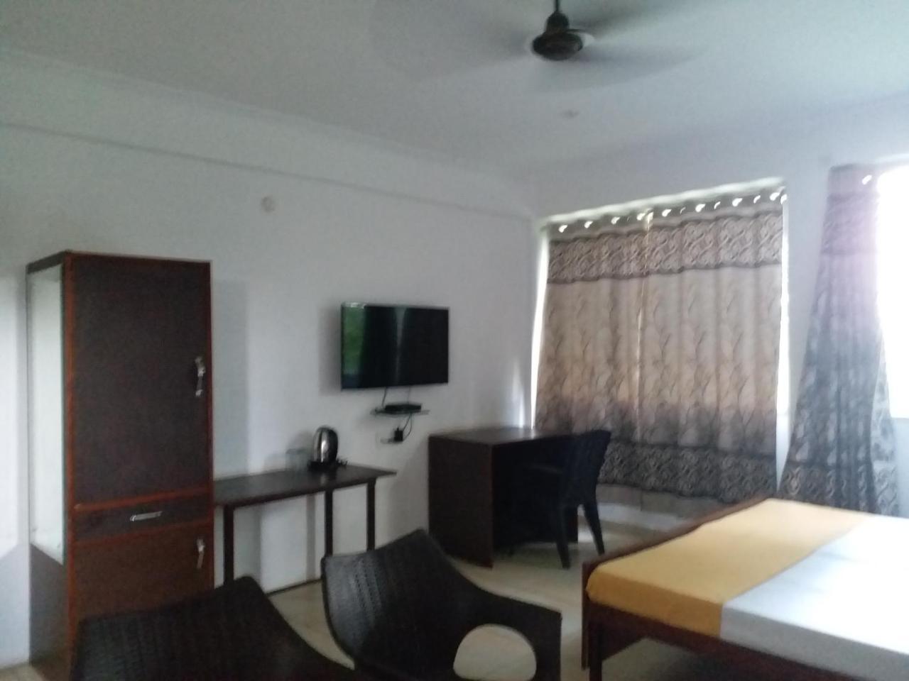 Krishna Hansraj Hotel Una  外观 照片